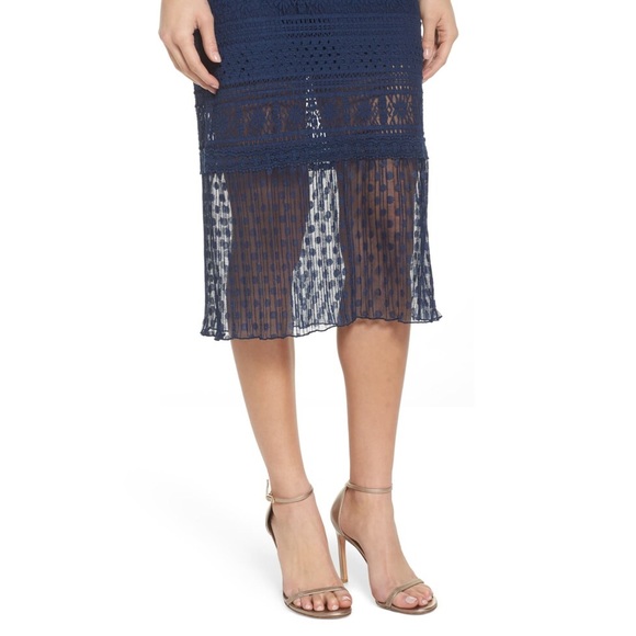 ๐๐ Foxiedox แฆ Strappy Lace Midi Dress แฆ Midnite - Picture 4 of 8